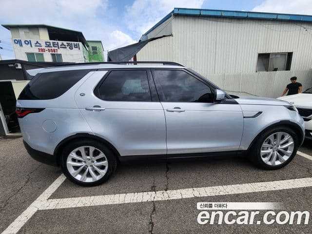 Land Rover Discovery 5 2023 — фото 3 из 20