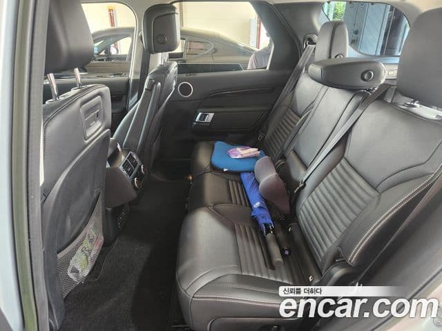 Land Rover Discovery 5 2023 — фото 11 из 20