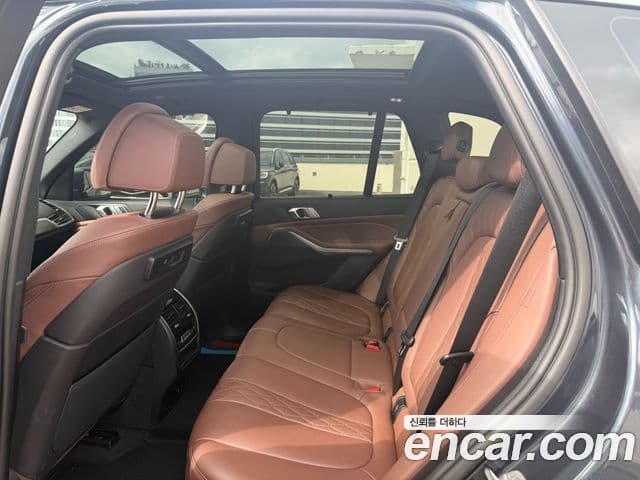 BMW X5 2022 — фото 7 из 12
