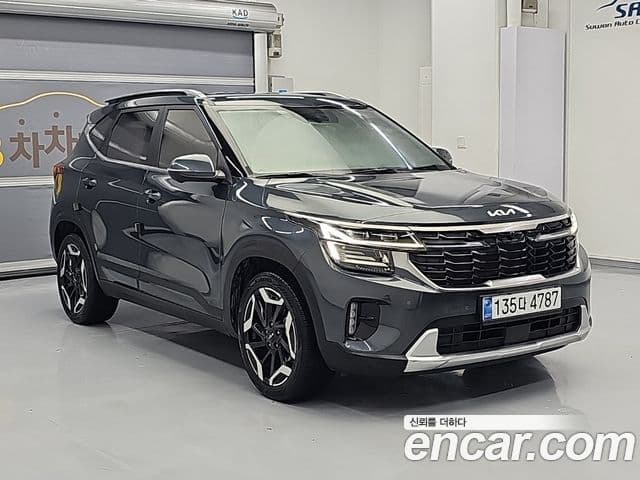 Kia Seltos 2022 — ფოტო 1/18