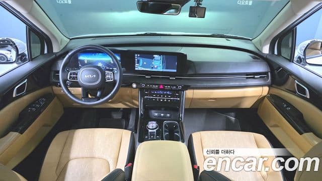Kia Carnival 2022 — фото 10 из 20