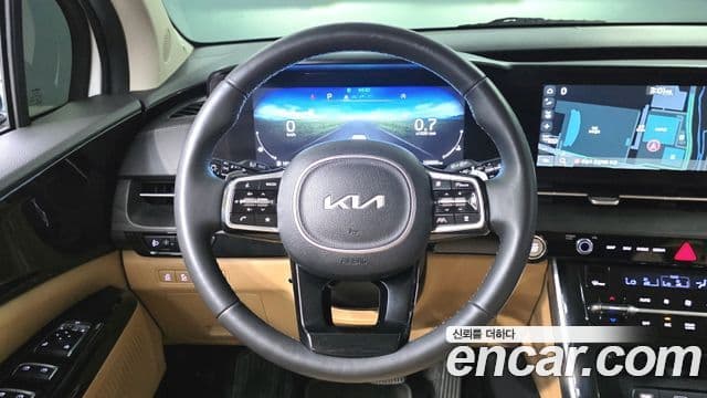 Kia Carnival 2022 — фото 15 из 20