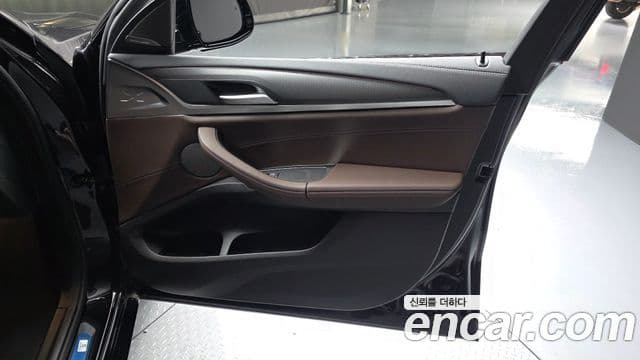 BMW X4 2025 — Photo 30/31