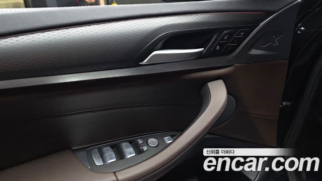 BMW X4 2025 — Photo 18/31