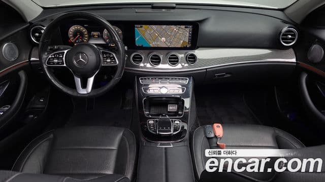 Mercedes-Benz E-Class 2020 — ფოტო 7/20