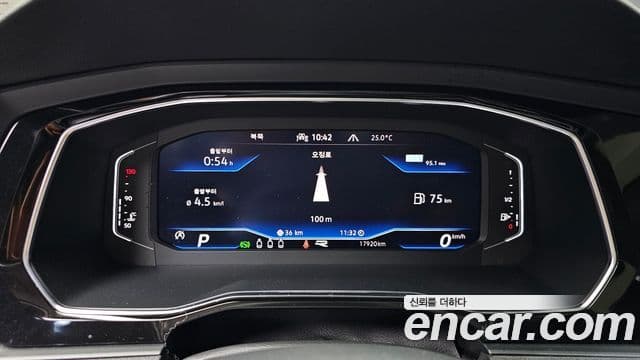 Volkswagen Jetta 2023 — ფოტო 8/20