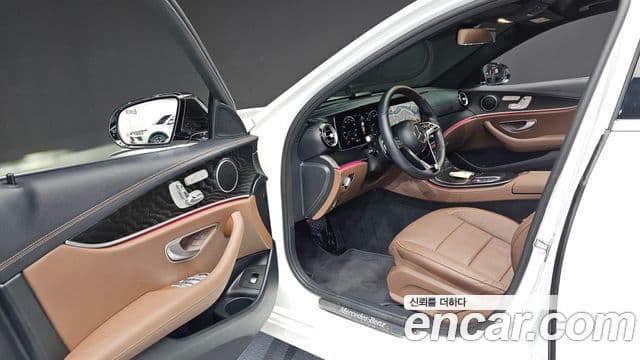 Mercedes-Benz E-Class 2023 — фото 8 из 20