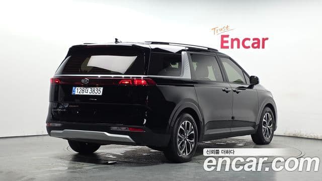 Kia Carnival 2021 — фото 2 из 20