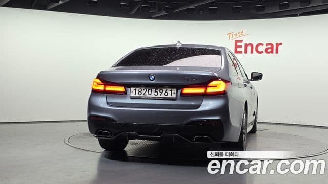 BMW 5 Series 2018 — ფოტო 4/20