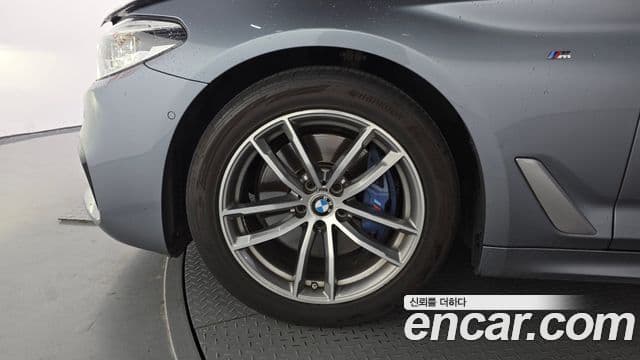 BMW 5 Series 2018 — ფოტო 5/20