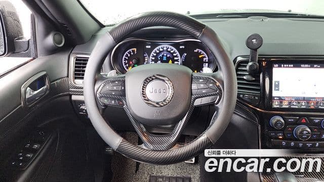 Jeep Grand Cherokee 2020 — Şəkil 13/20