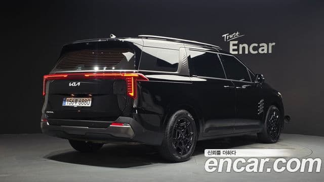 Kia Carnival 2025 — фото 1 из 20