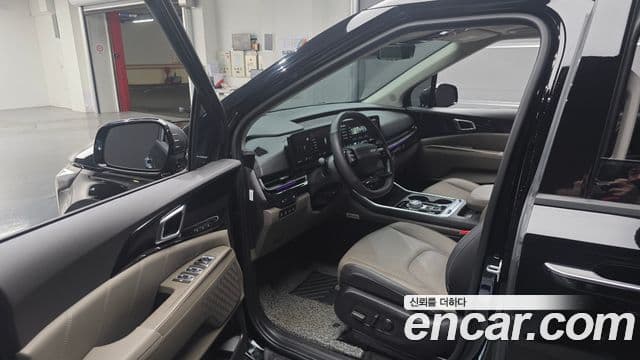 Kia Carnival 2025 — фото 9 из 20