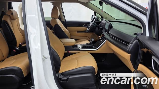 Kia Carnival 2023 — Şəkil 11/20