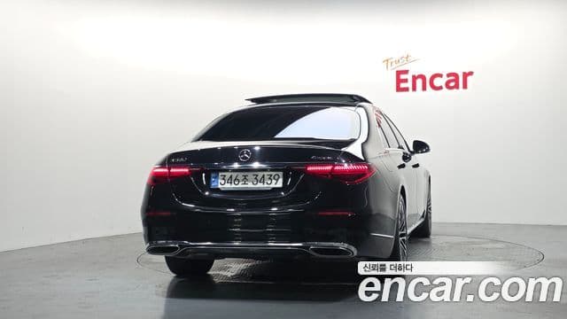 Mercedes-Benz S-Class 2021 — Photo 2/20