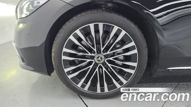 Mercedes-Benz S-Class 2021 — Photo 8/20