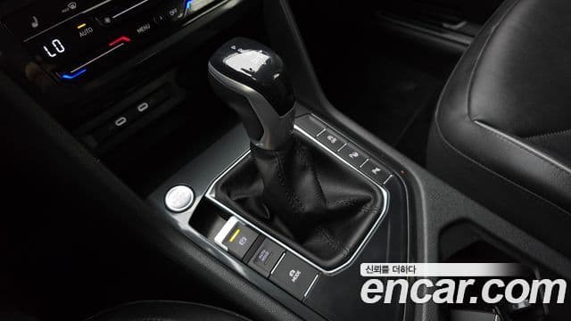 Volkswagen Tiguan 2022 — фото 9 из 20