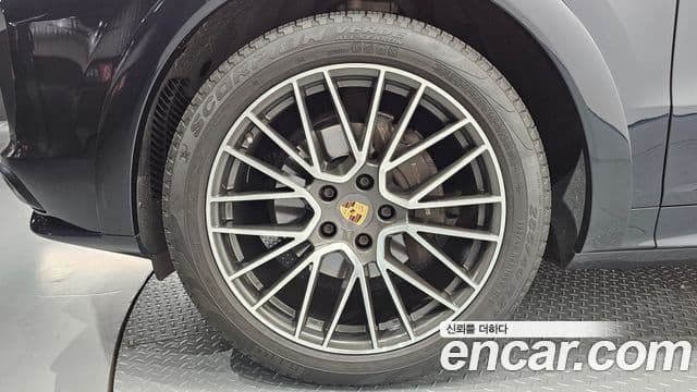 Porsche Cayenne 2019 — фото 5 из 20
