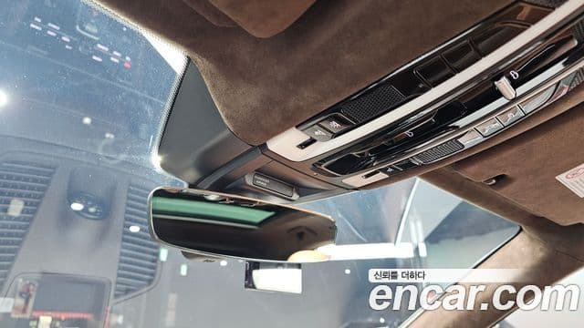 Porsche Cayenne 2019 — ფოტო 17/20