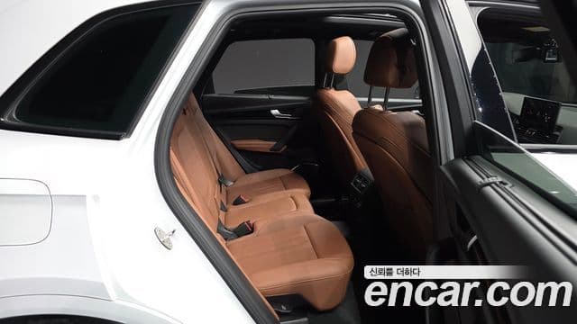 Audi Q5 2024 — Şəkil 12/20