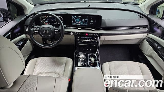 Kia Carnival 2021 — фото 7 из 20