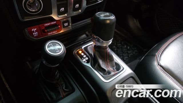Jeep Wrangler 2020 — Şəkil 9/20