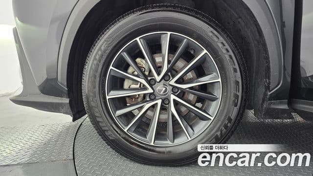 Lexus NX450h+ 2023 — ფოტო 6/20