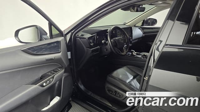 Lexus NX450h+ 2023 — ფოტო 16/20