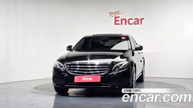 Mercedes-Benz E-Class 2018 — фото 3 из 20