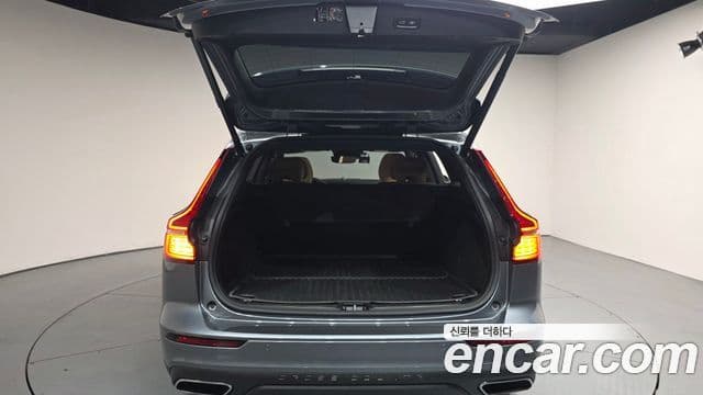 Volvo V60 Cross Country 2019 — Şəkil 20/20