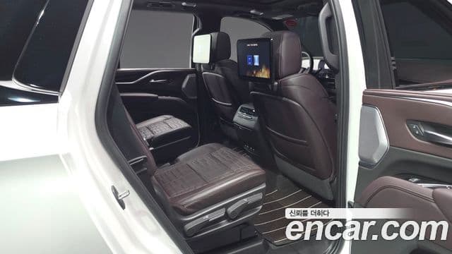 Cadillac Escalade 2023 — Photo 13/36