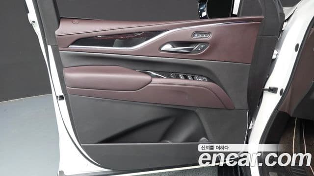 Cadillac Escalade 2023 — Photo 22/36