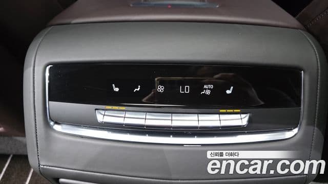 Cadillac Escalade 2023 — Photo 4/36