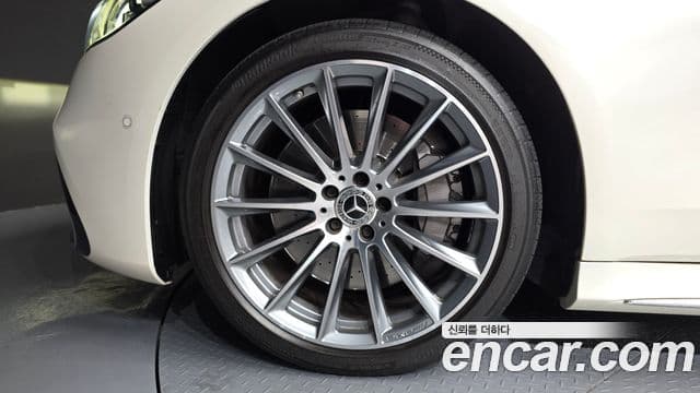 Mercedes-Benz S-Class 2021 — Photo 3/20