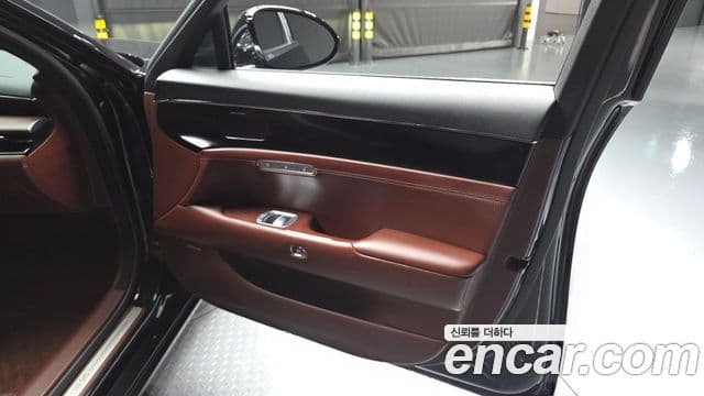 Genesis G90 2022 — Photo 31/34