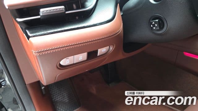 Genesis G90 2022 — Photo 14/34