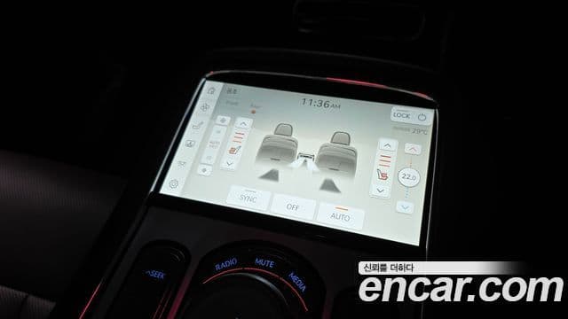 Genesis G90 2022 — Photo 17/34