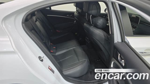 Genesis G70 2019 — Photo 22/30