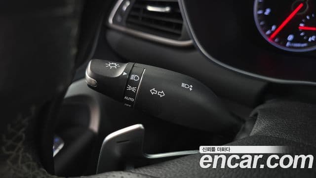 Genesis G70 2019 — Photo 16/30