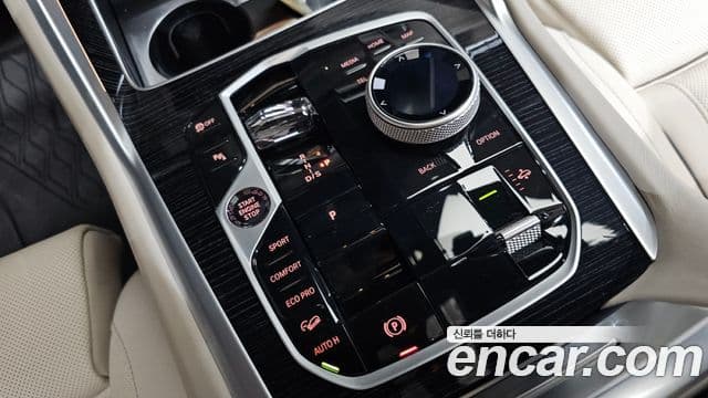 BMW X6 2025 — Photo 31/36