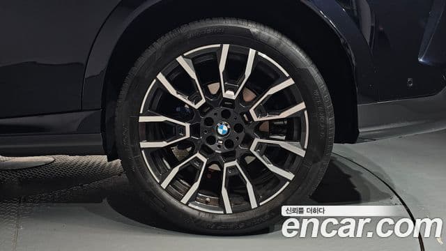 BMW X6 2025 — Photo 10/36