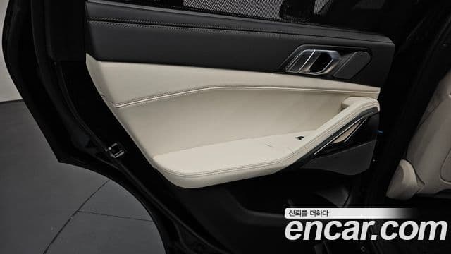 BMW X6 2025 — Photo 14/36