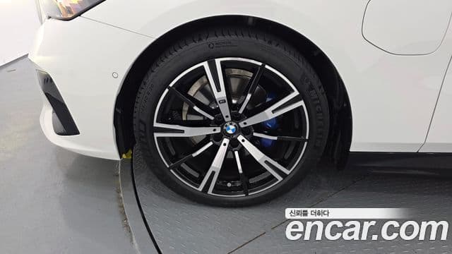 BMW 5 Series 2025 — Photo 7/32