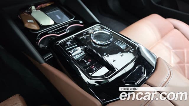 BMW 5 Series 2025 — Photo 17/32
