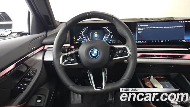 BMW 5 Series 2025 — Photo 10/32