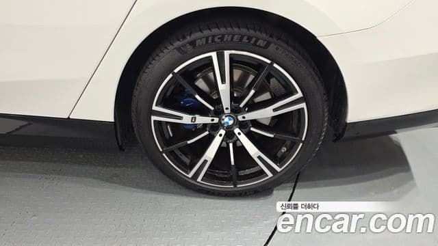 BMW 5 Series 2025 — Photo 31/32