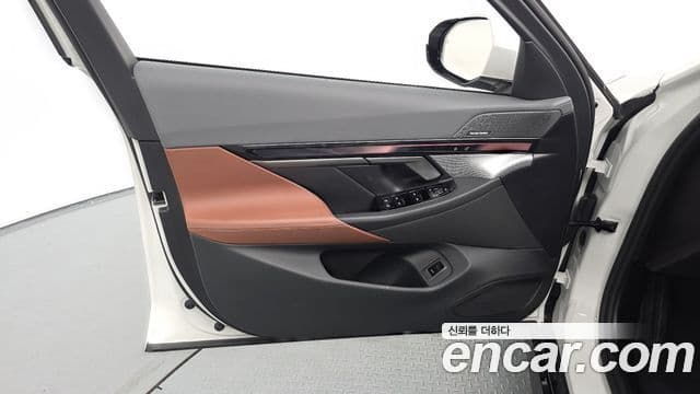 BMW 5 Series 2025 — Photo 27/32