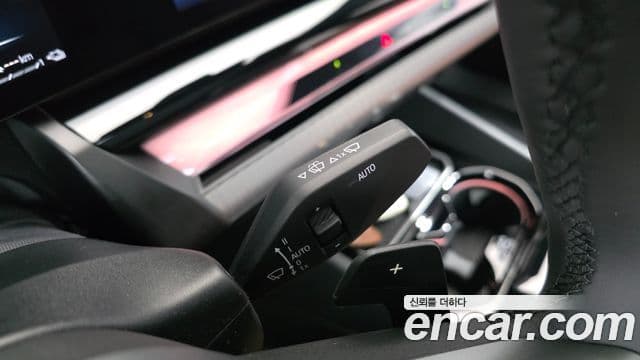 BMW 5 Series 2025 — Photo 28/32