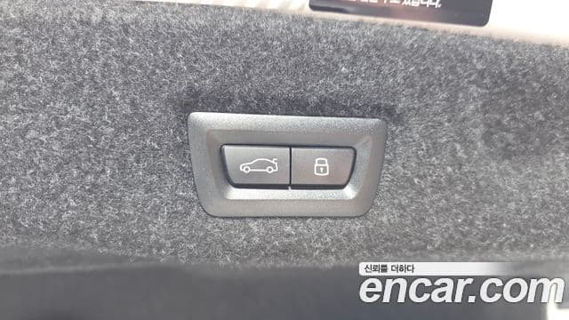 BMW 5 Series 2025 — Photo 19/32