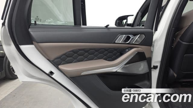 BMW X5M 2021 — Photo 26/33